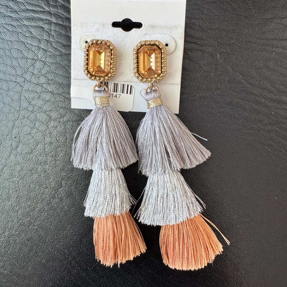 Neutral Ombre Multi-Color 3 Stacked Tassel Earrings with Crystal Stud 🧡🩶